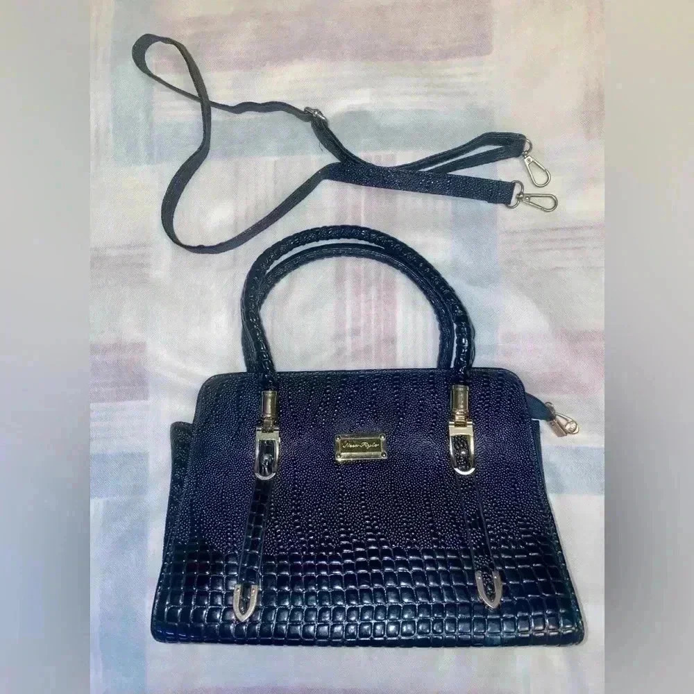 Simple and useful black bag 💼